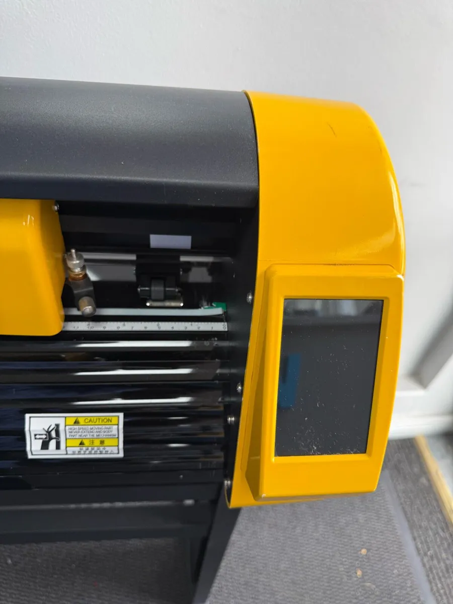 Skycut D24 Vinyl Cutting Plotter Sign Machine - Image 2
