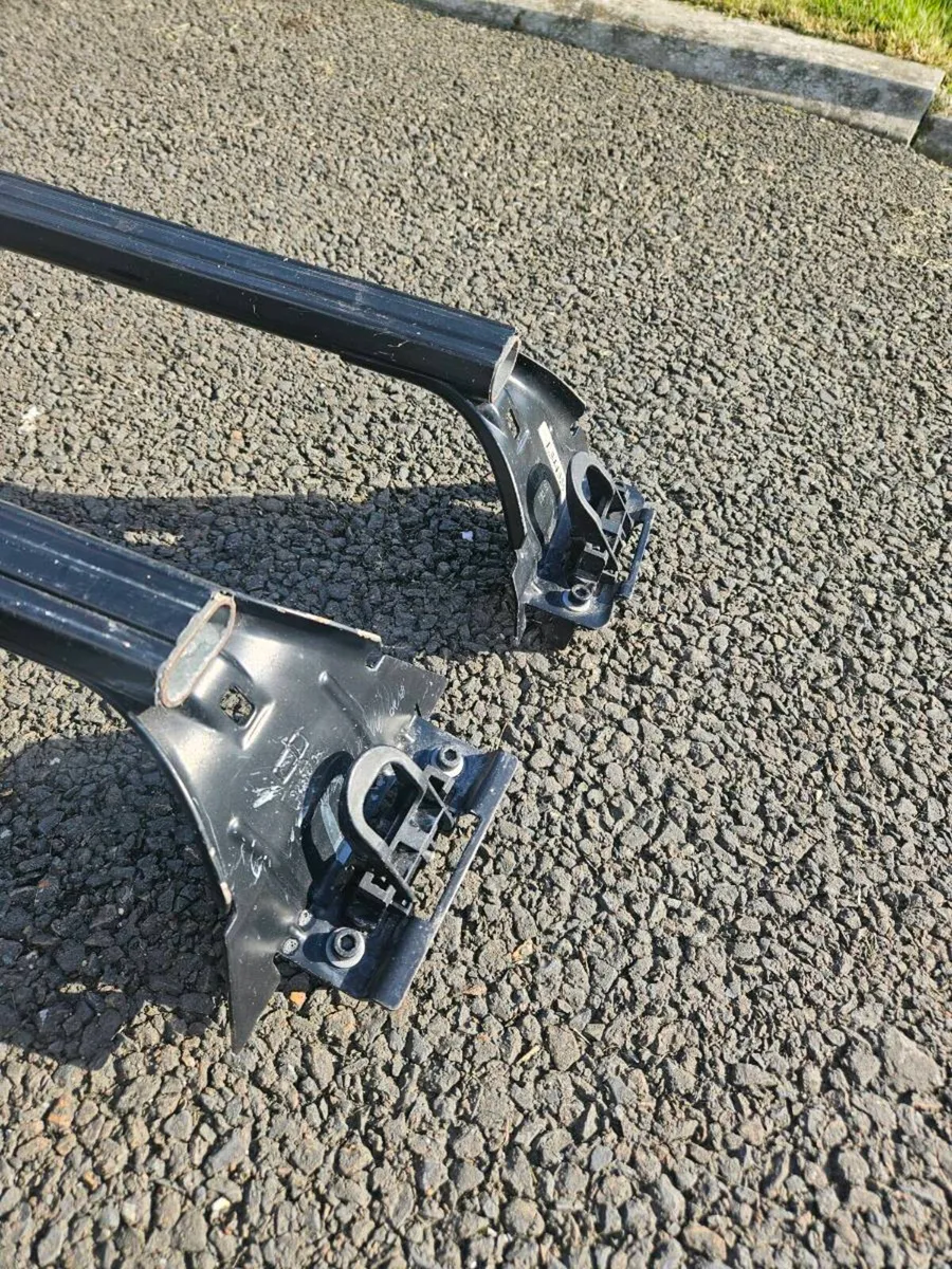 Roof bars Peugeot 5008 - Image 3