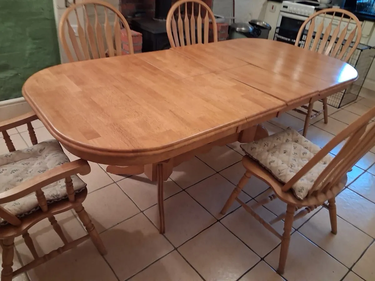 Kitchen Table and chairs - Image 1