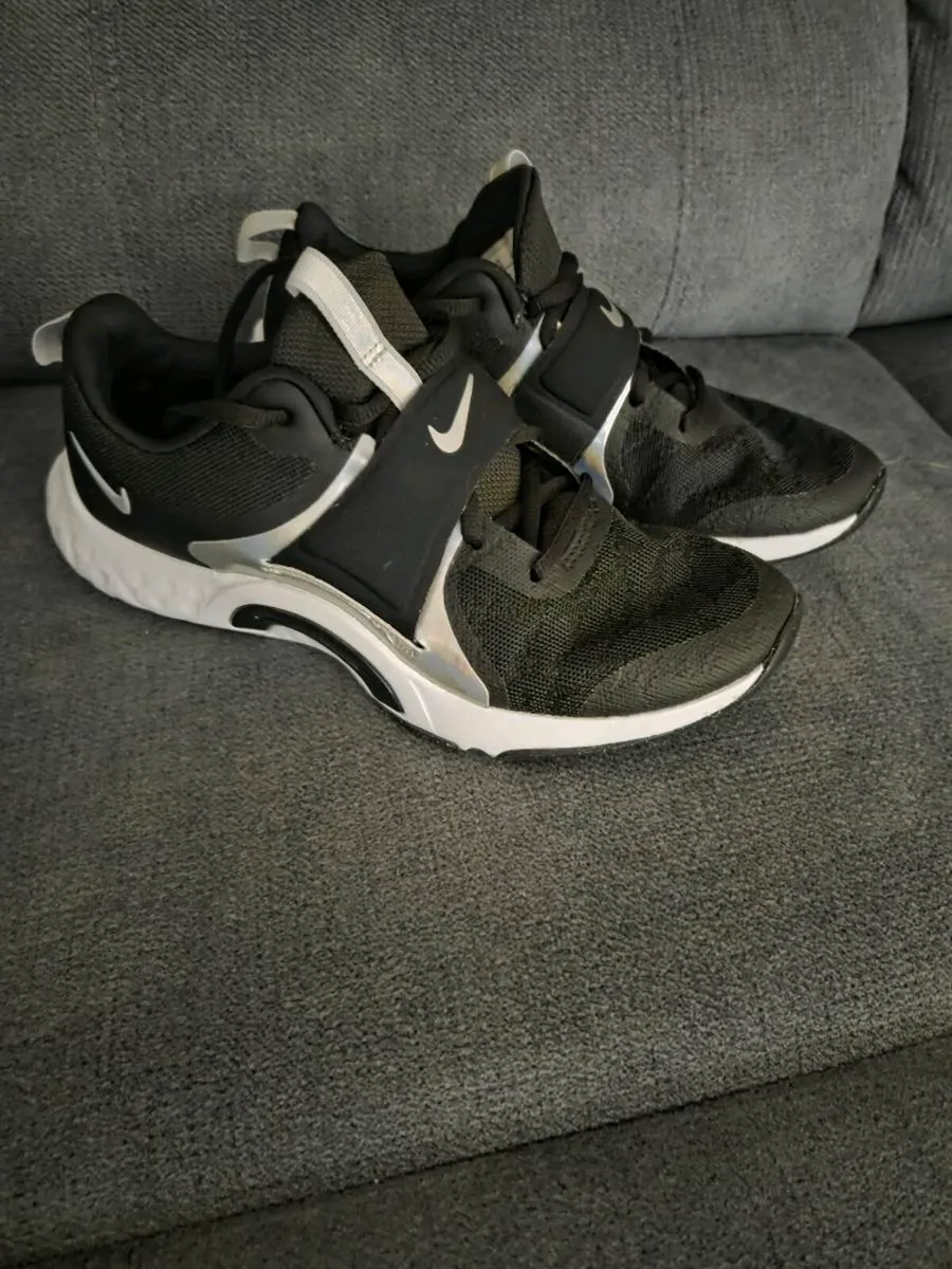 Runners - Image 1