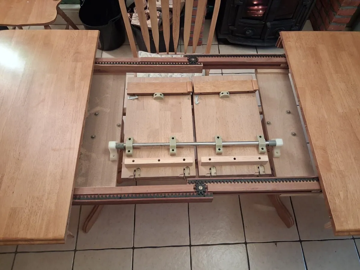 Kitchen Table and chairs - Image 3