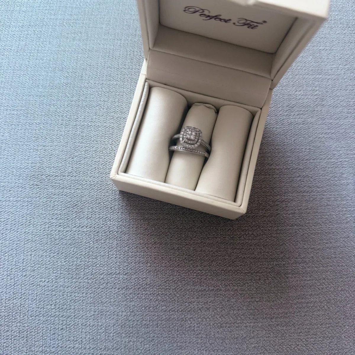 Engagement ring - Image 3