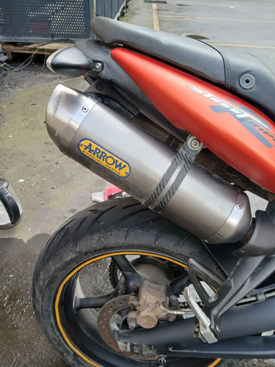 Triumph Street Triple R 675 - Image 2