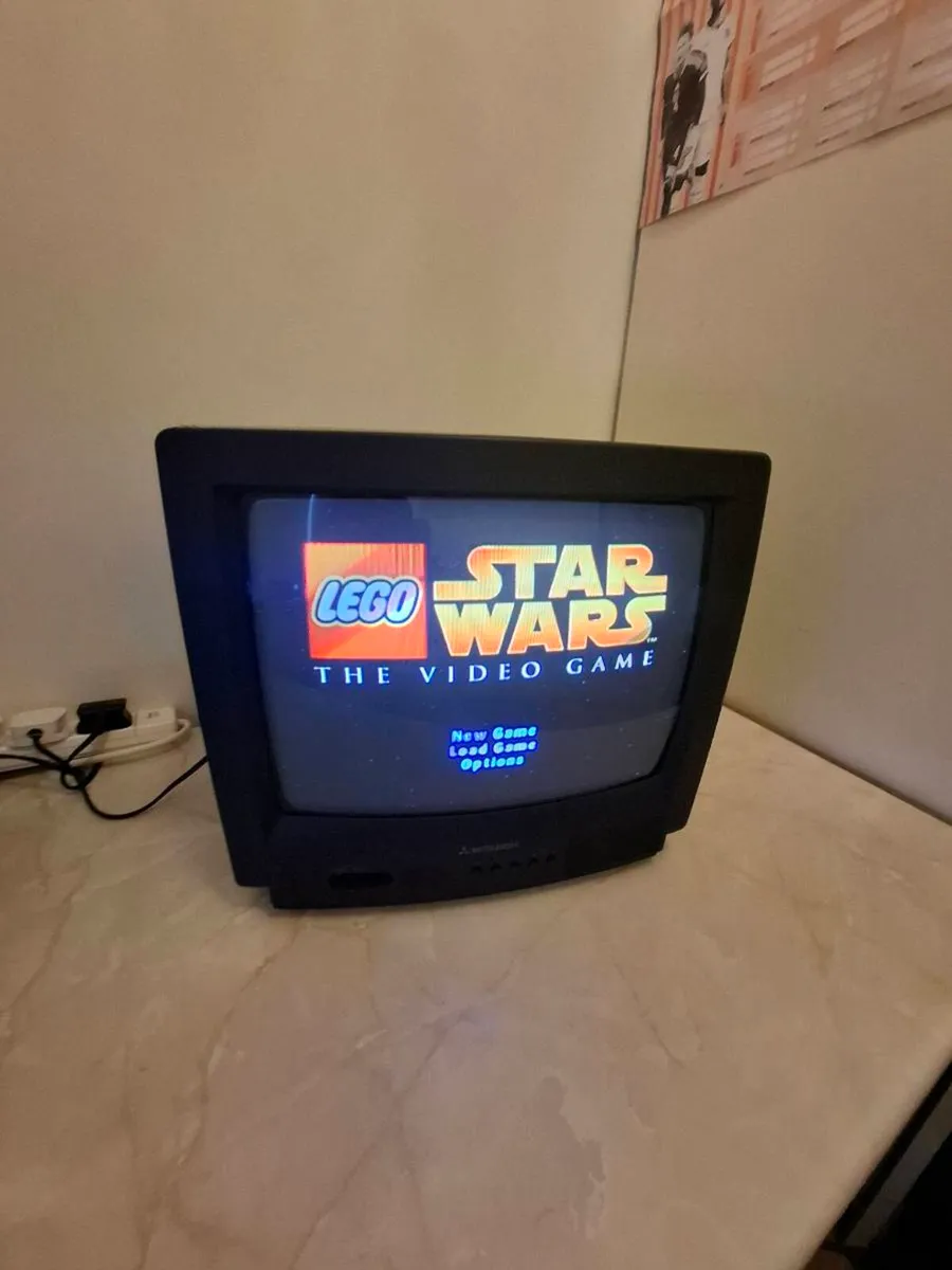 14" Mitsubishi CRT TV - Image 3