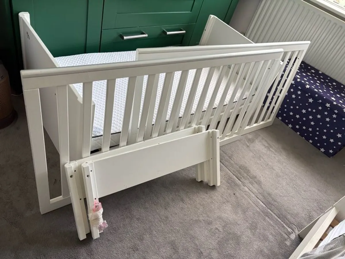 Babylo OVO Cot Bed with Silver Cross Mattress - Image 4