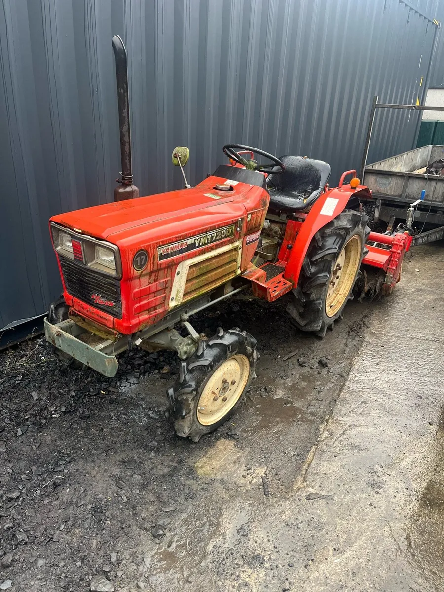 Compact tractor - Image 1