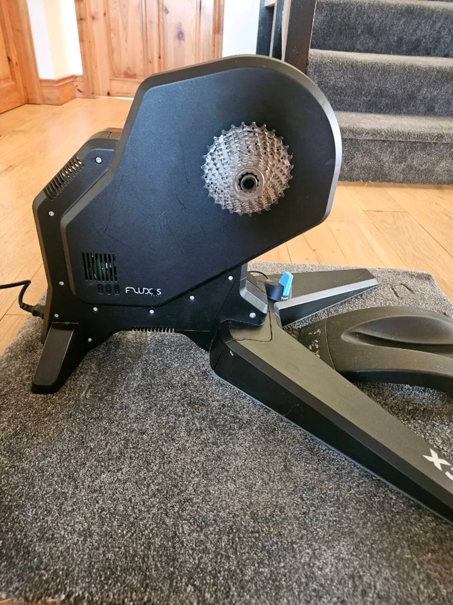 TACX FLUX S Smart trainer . 
Direct drive Smart - Image 2