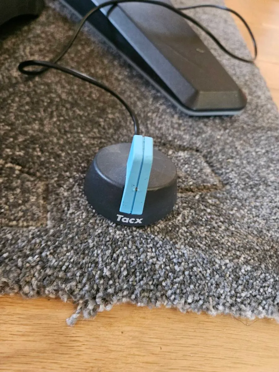 TACX FLUX S Smart trainer . 
Direct drive Smart - Image 3