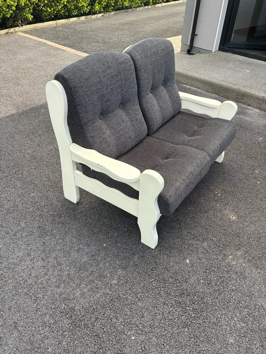 2 seat timber couch - Image 1