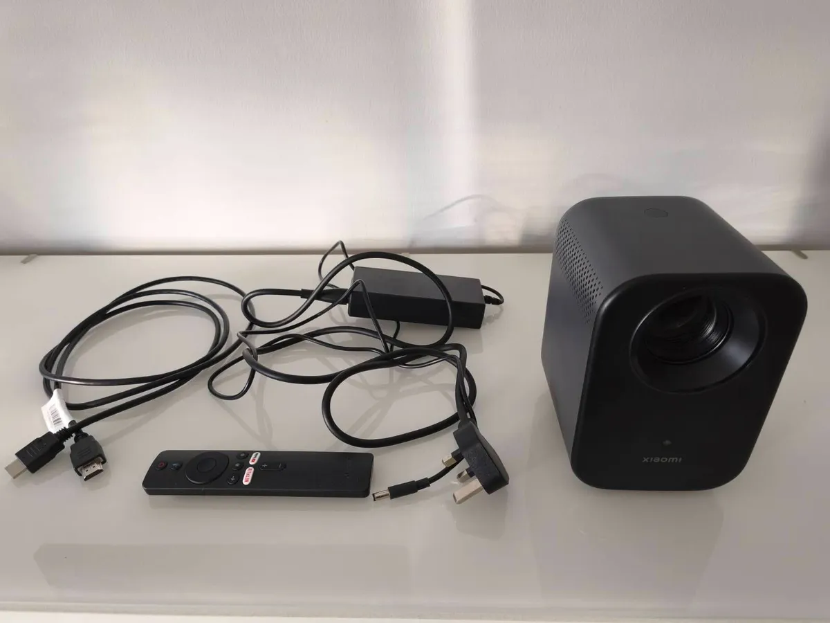 Projector Xiaomi L1 Smart Portable LCD - Image 1