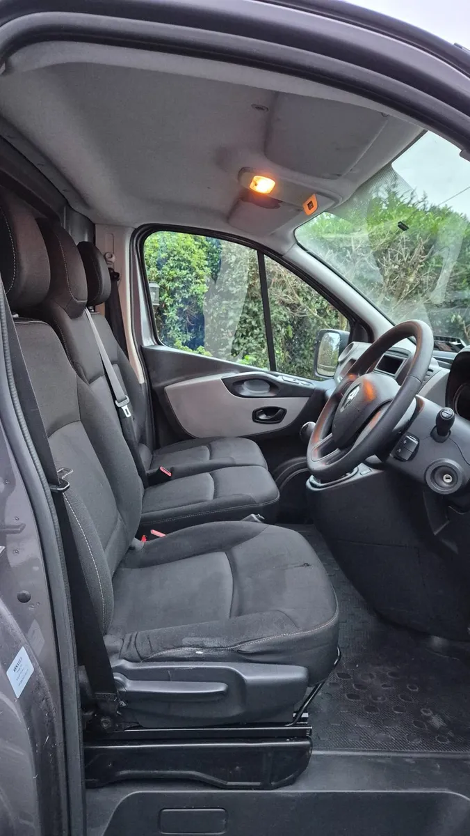 Renault Trafic 2015 - Image 4