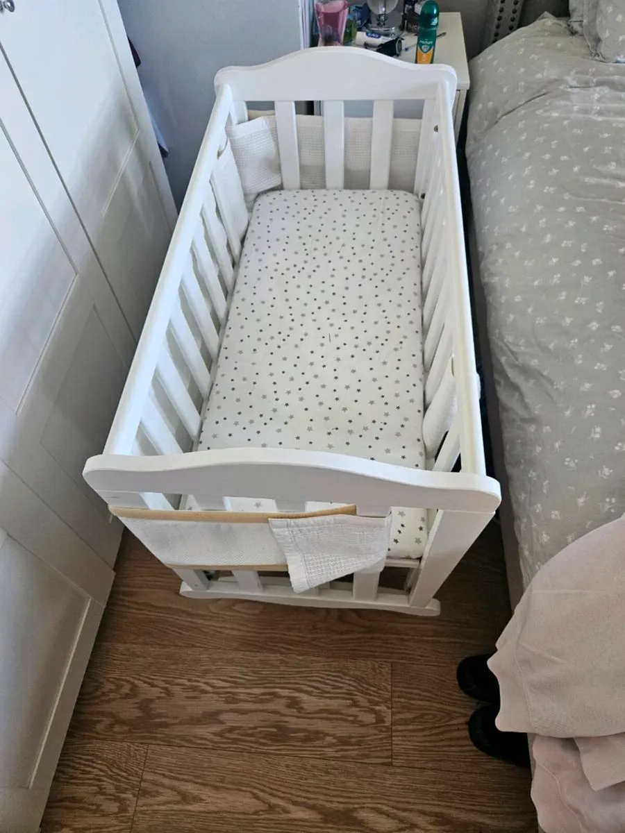 Crib, cot and changing table - Image 1