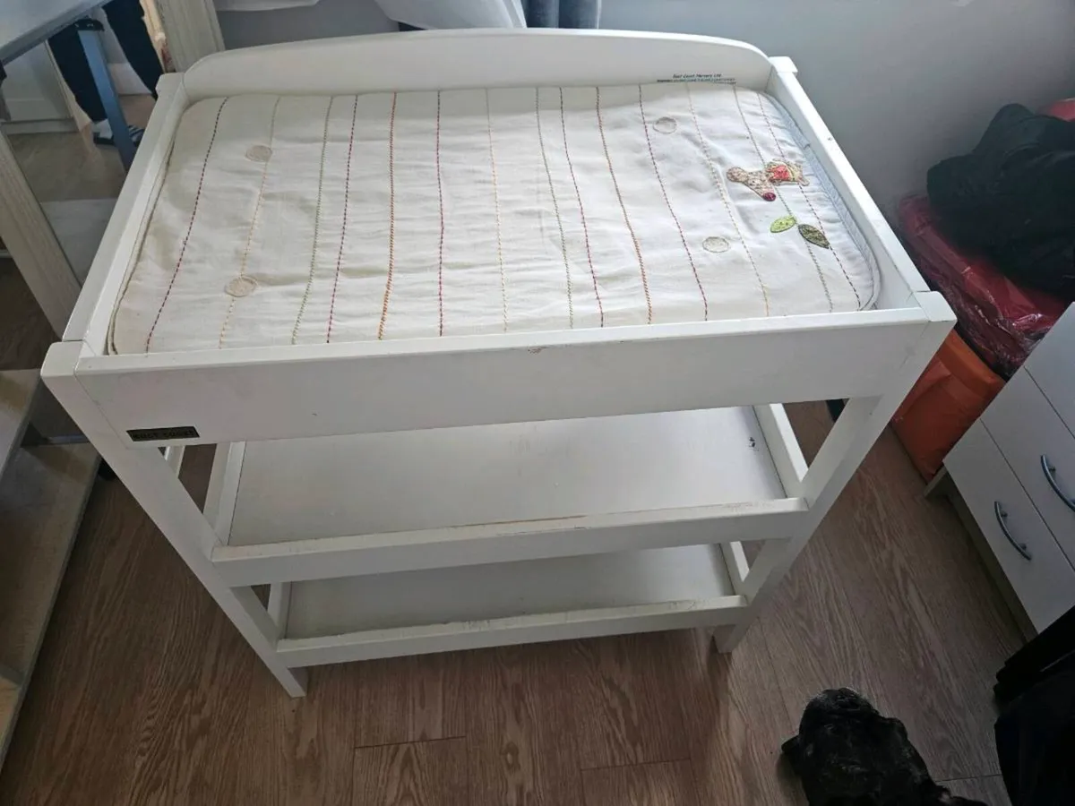 Crib, cot and changing table - Image 2