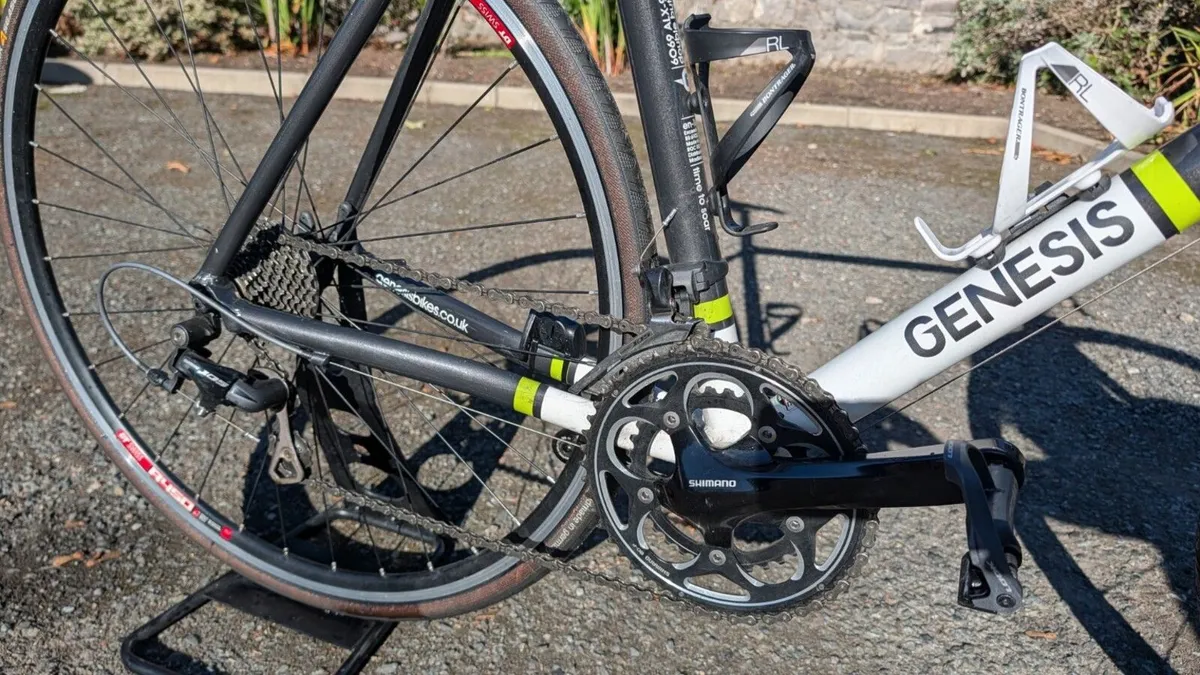 Genesis Volant 30 Road Bike – 60cm – Shimano 105 - Image 3