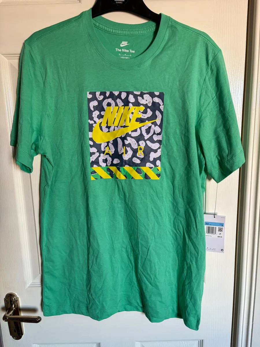 Mans Nike top - Image 2