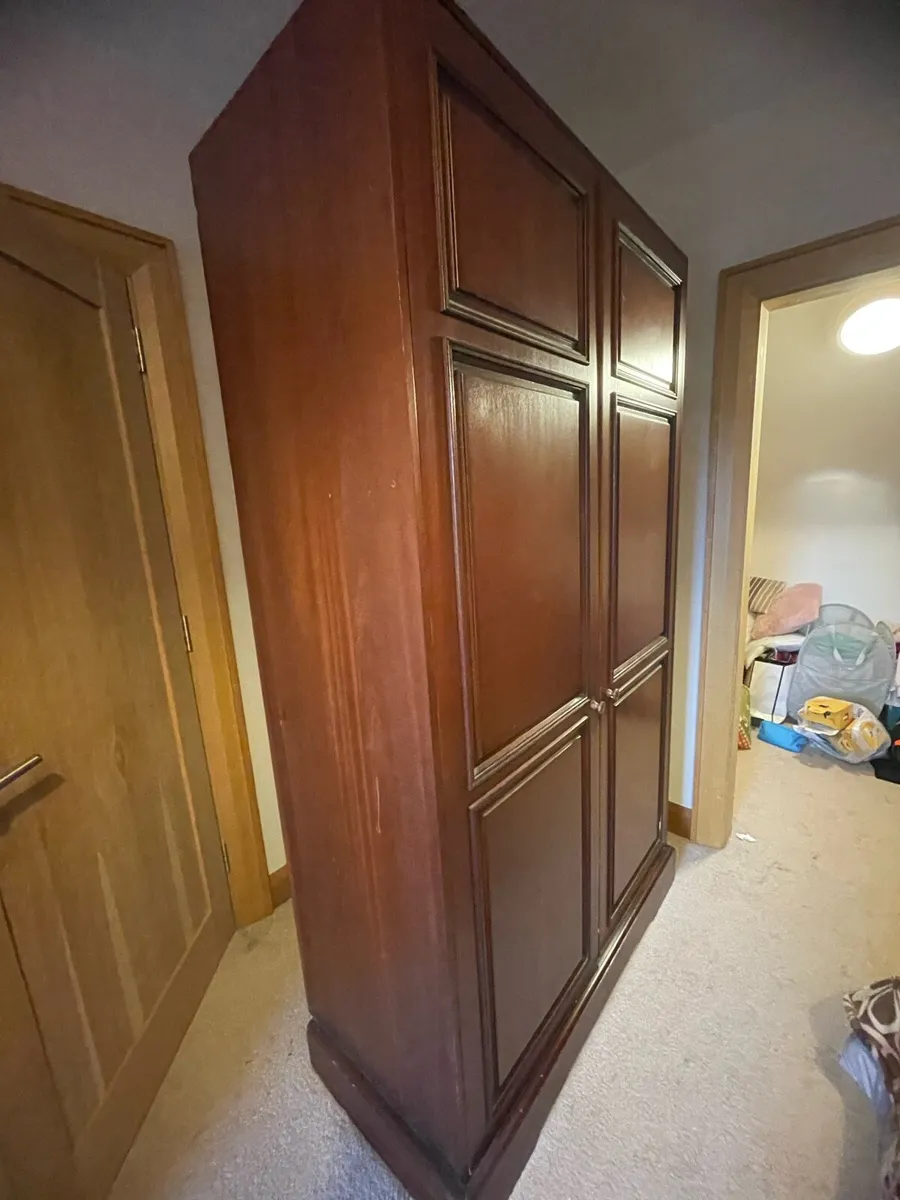 Wardrobe - Image 4