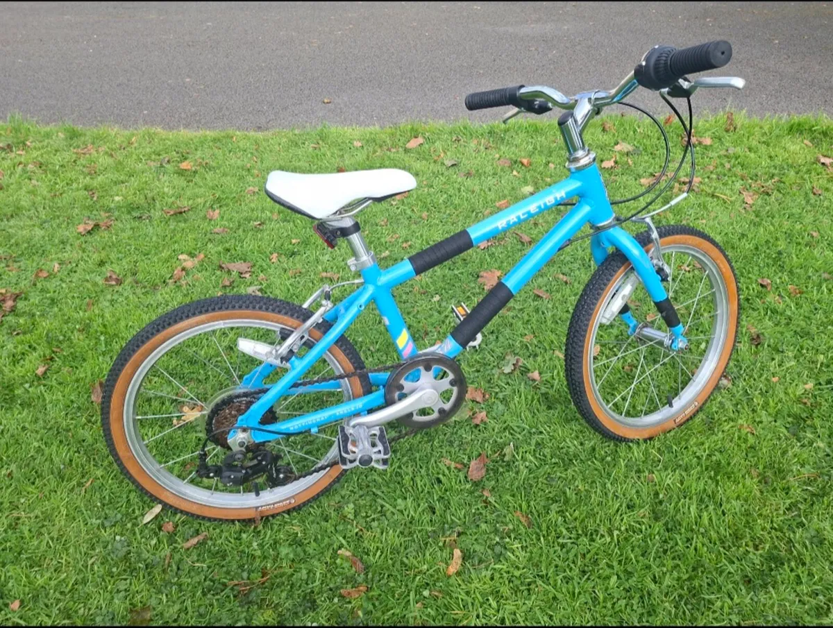 PreLoved Kids Raleigh Bike - Image 3
