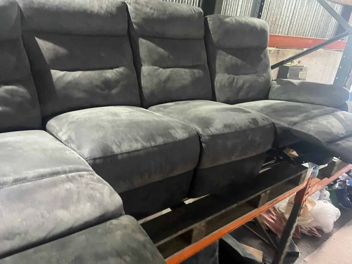 Grey 4 seater manual recliner sofa couch - Image 2