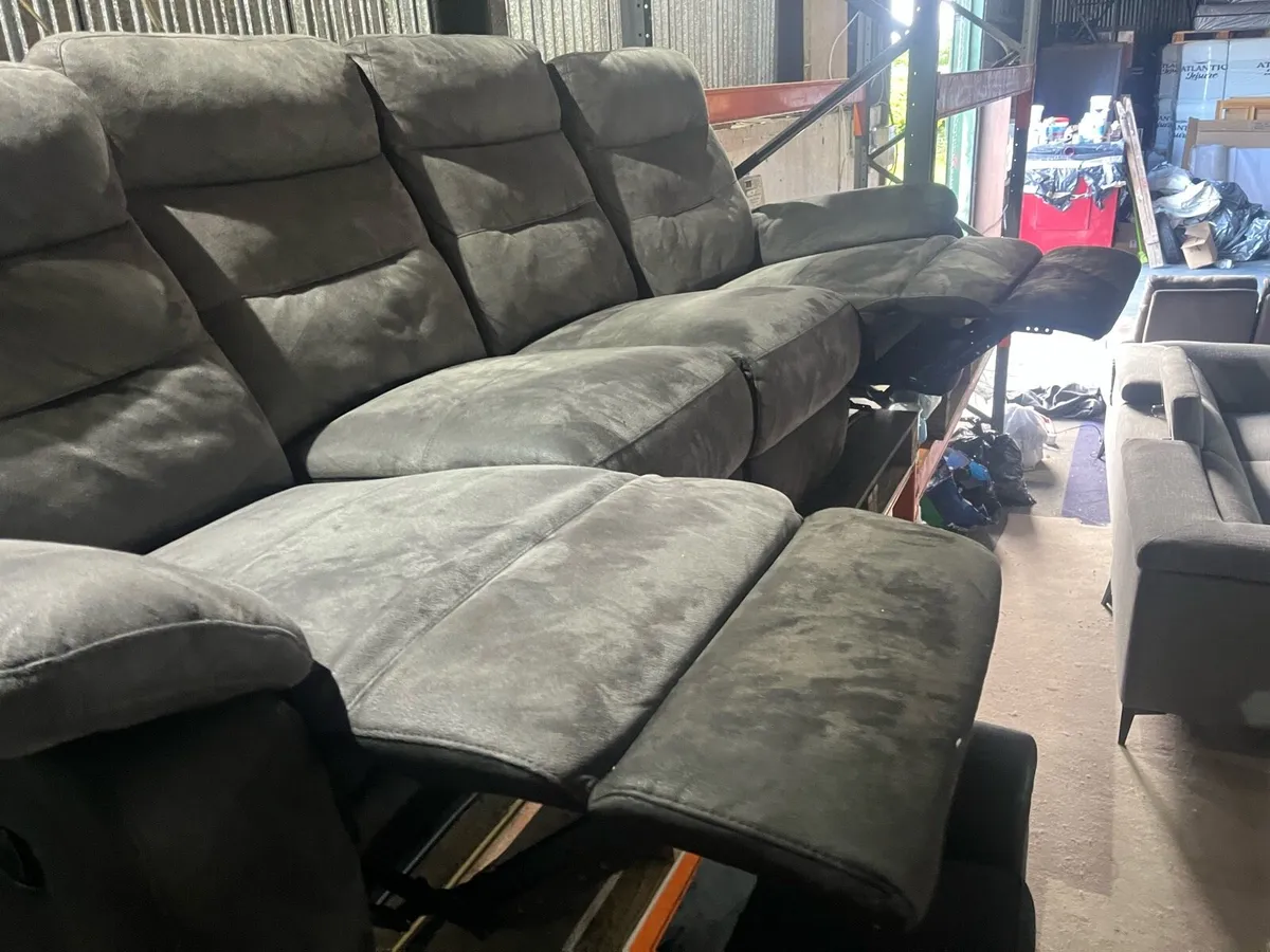 Grey 4 seater manual recliner sofa couch - Image 4