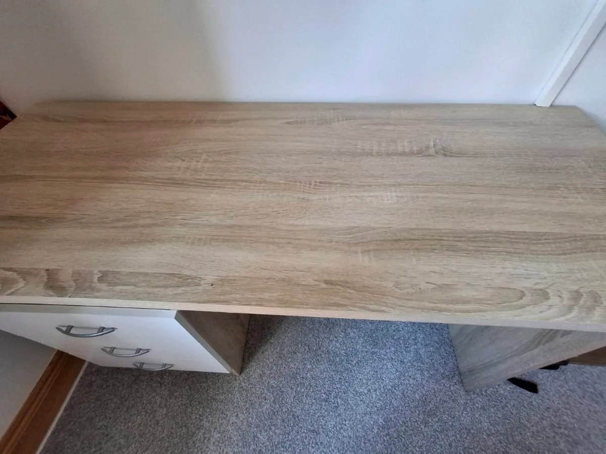 Desk - Image 2