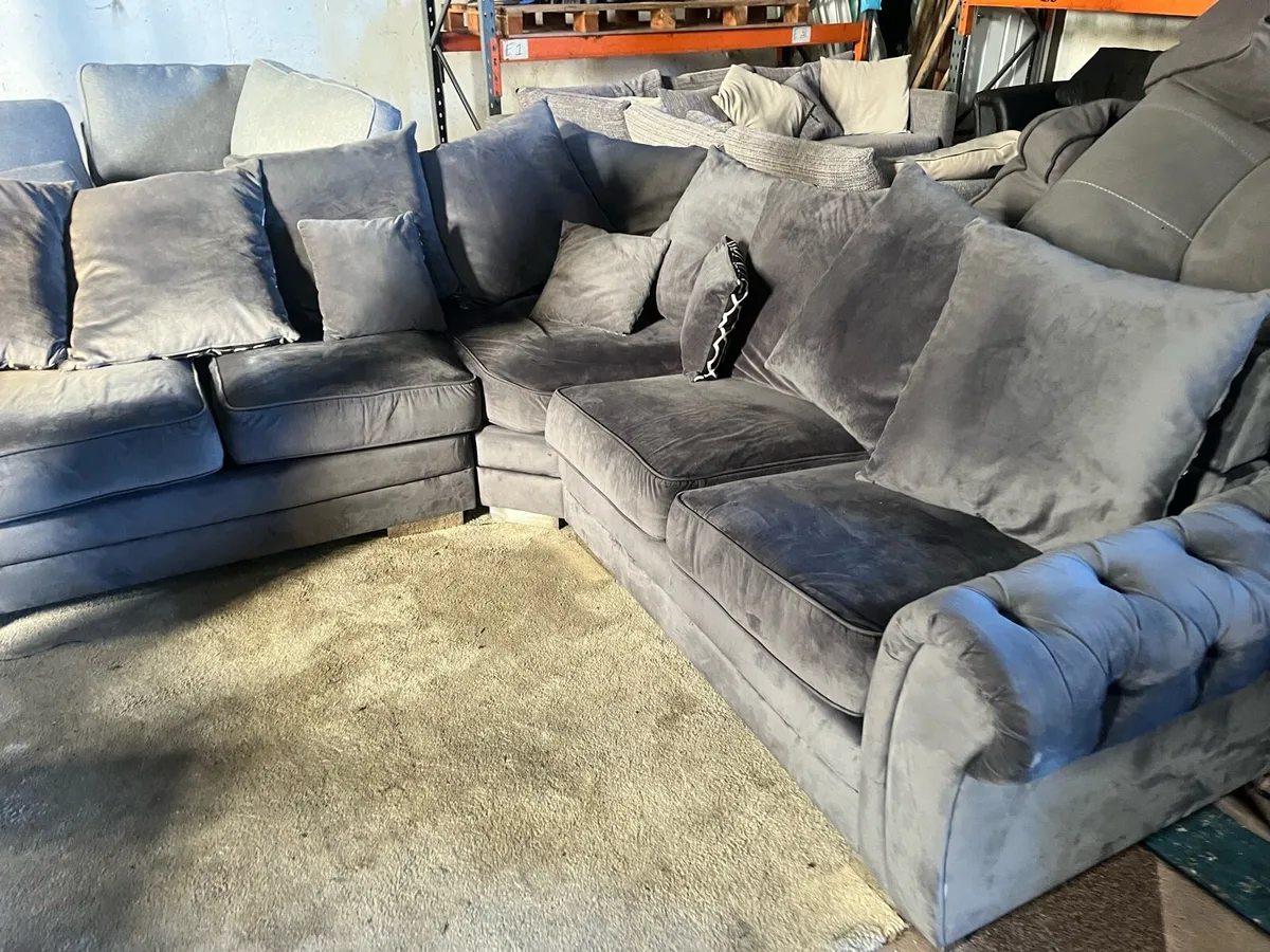Grey corner sofa with scatter cushions - Image 2