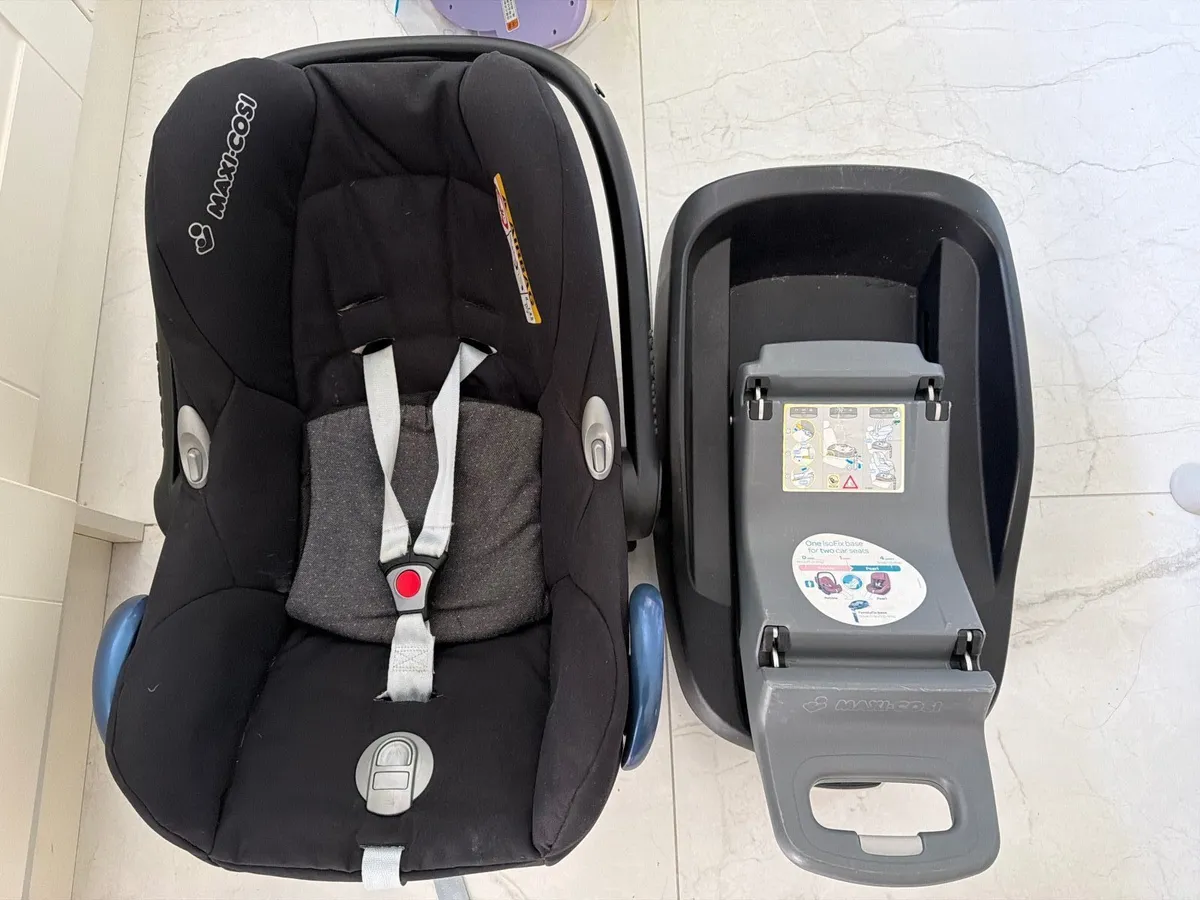 MAXI-COSI baby pebble with base - Image 1
