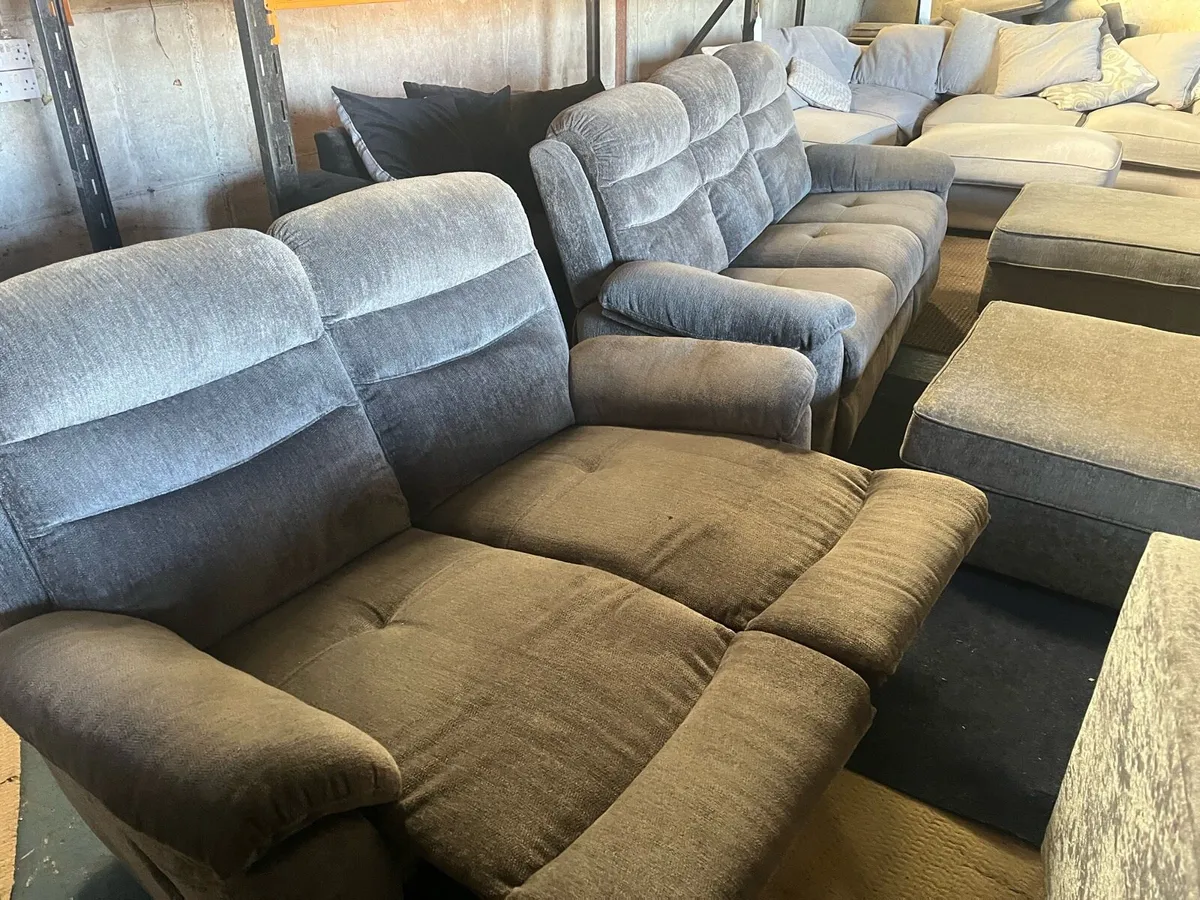 Grey 3+2 manual recliner sofa - Image 2