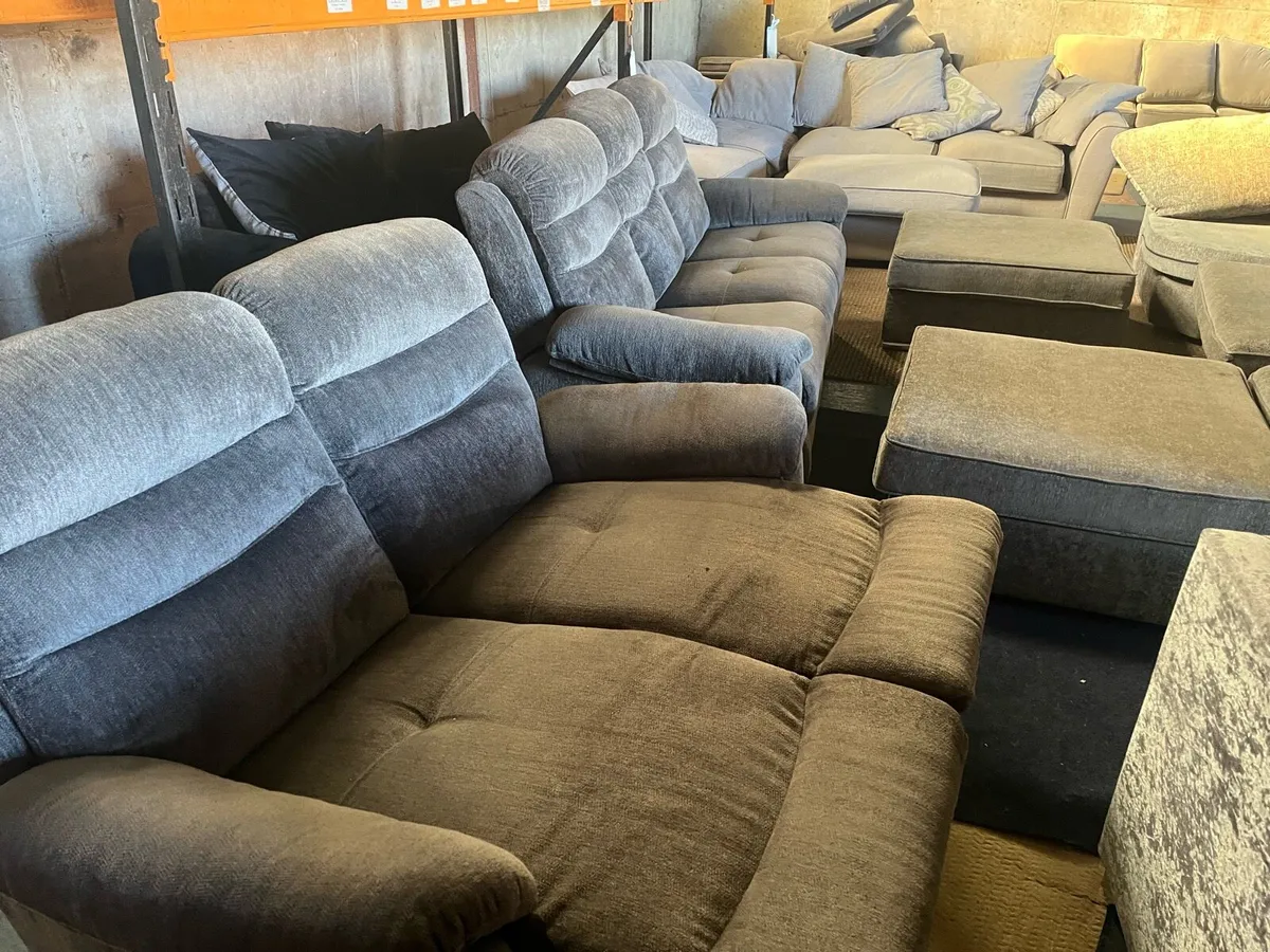 Grey 3+2 manual recliner sofa - Image 3