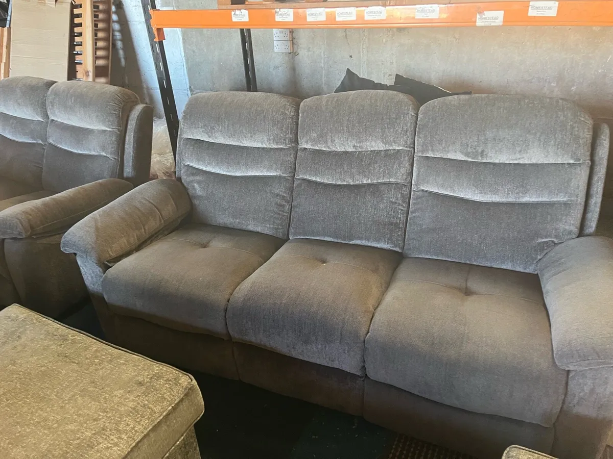 Grey 3+2 manual recliner sofa - Image 4