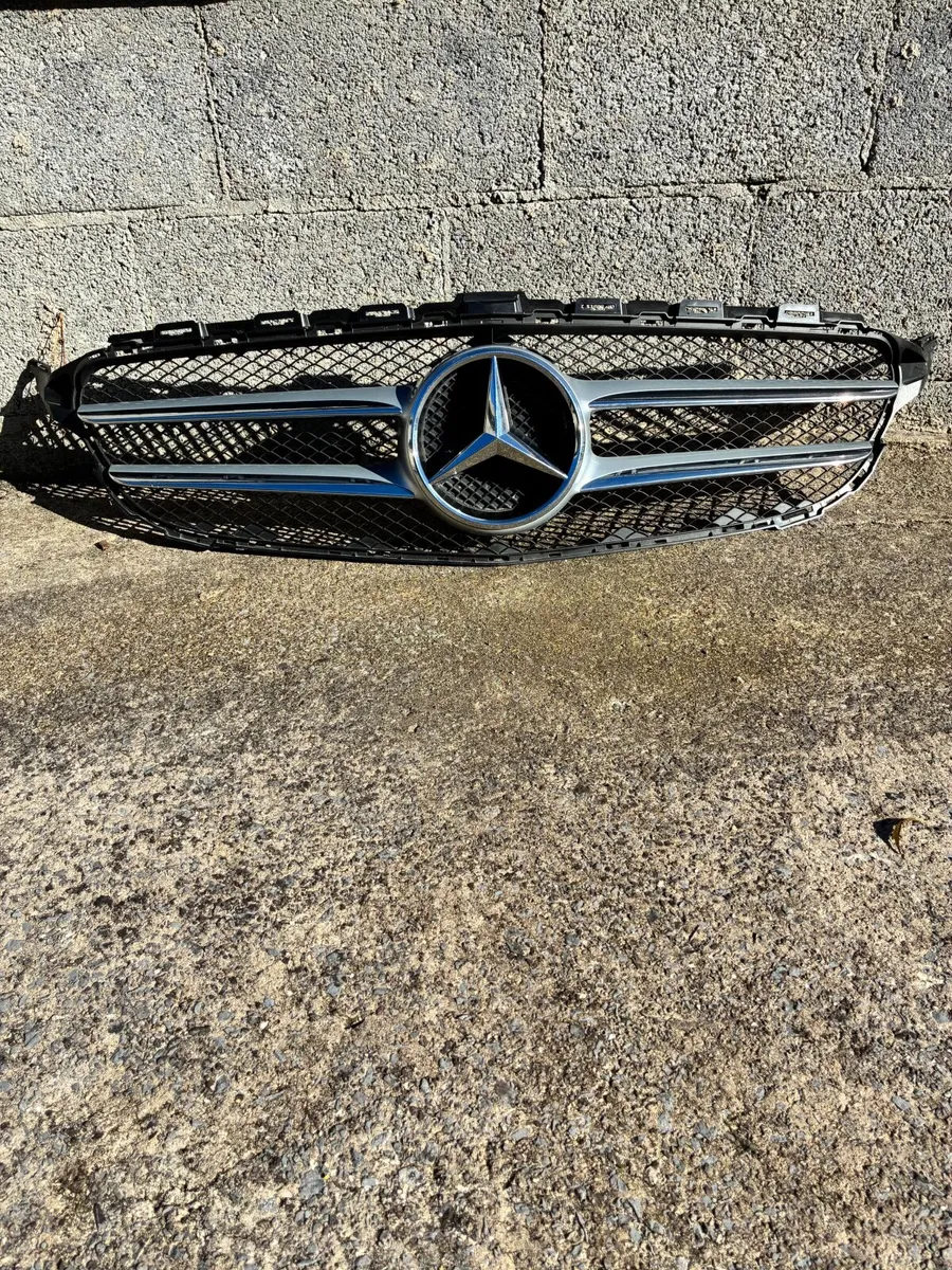 Genuine Mercedes C-Class W205 Front Grille (2014–2 - Image 1
