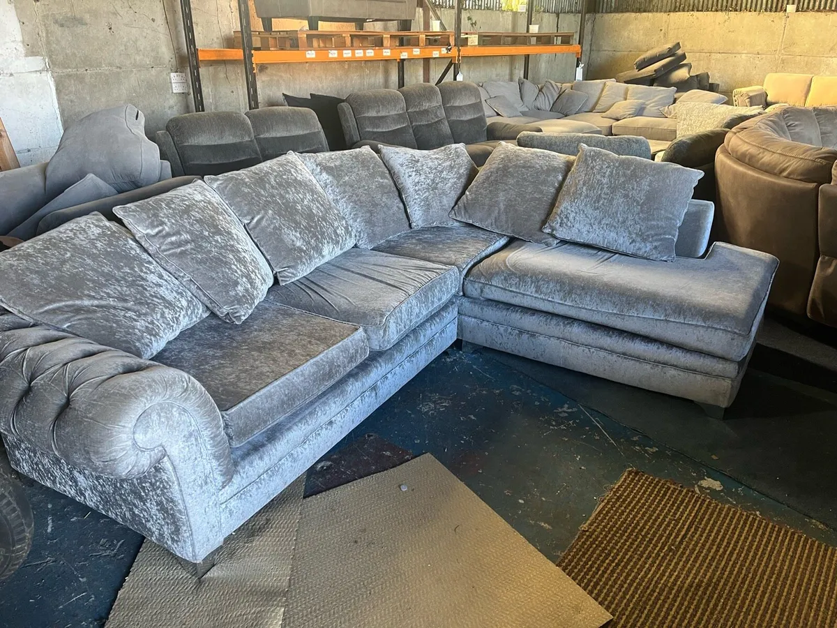 Silver crushed velvet corner sofa - Image 2