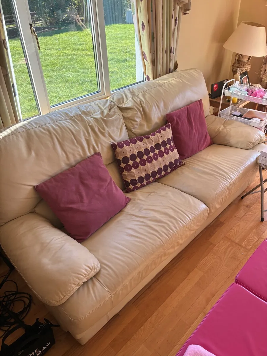Couch - Image 3