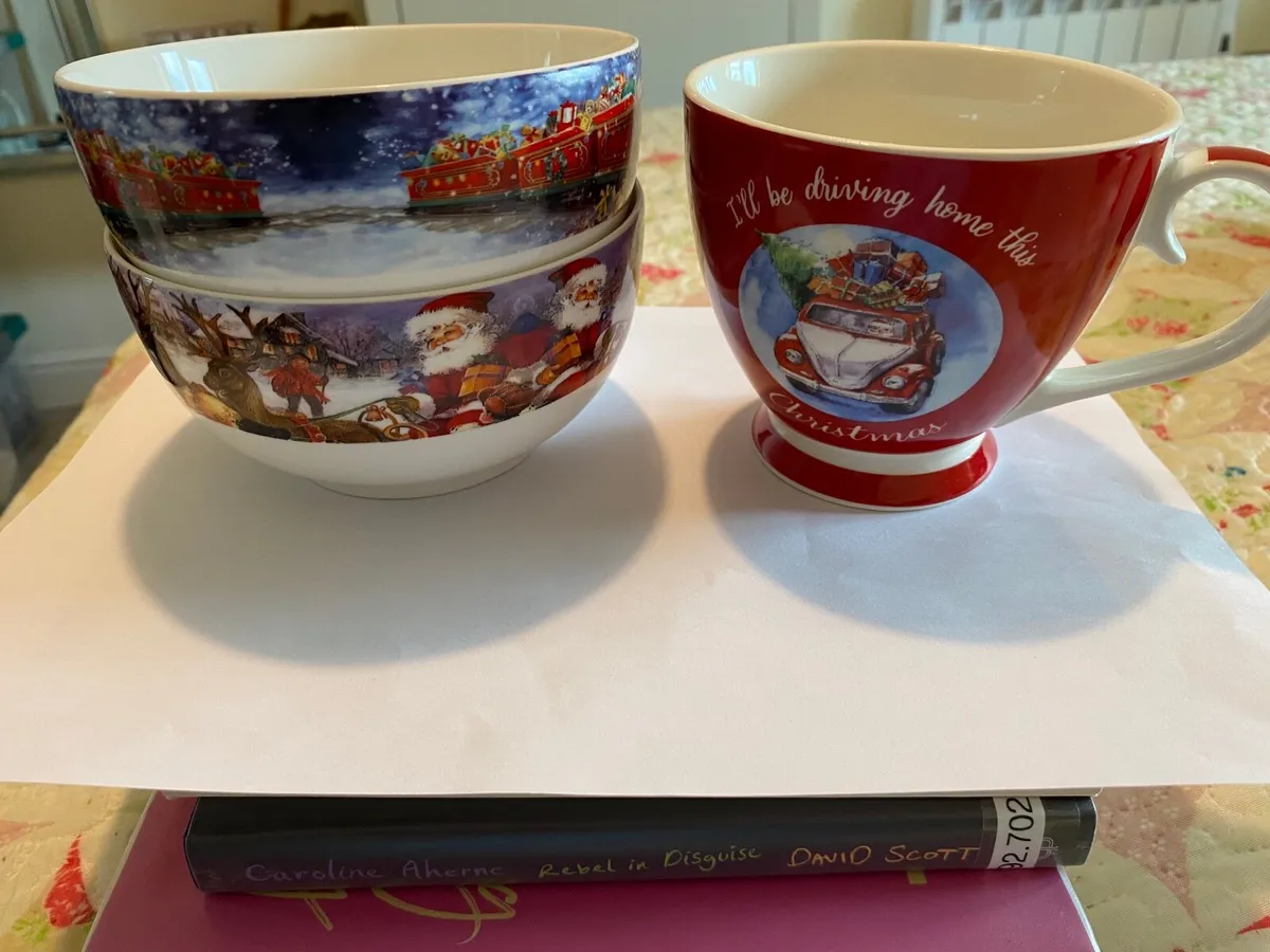 Xmas Bowls and Cup