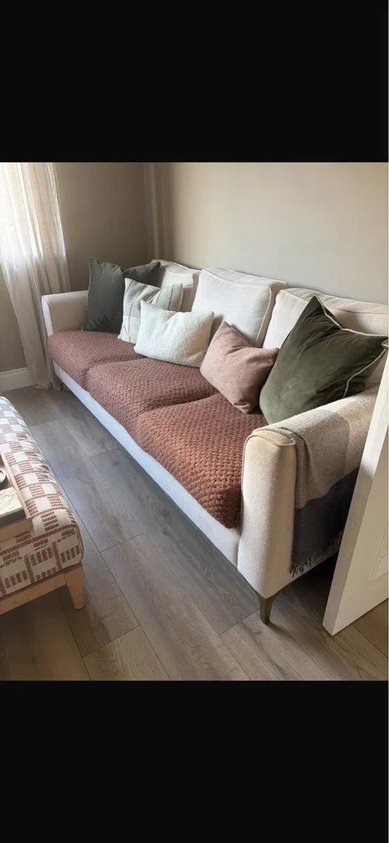 Couch - Image 2