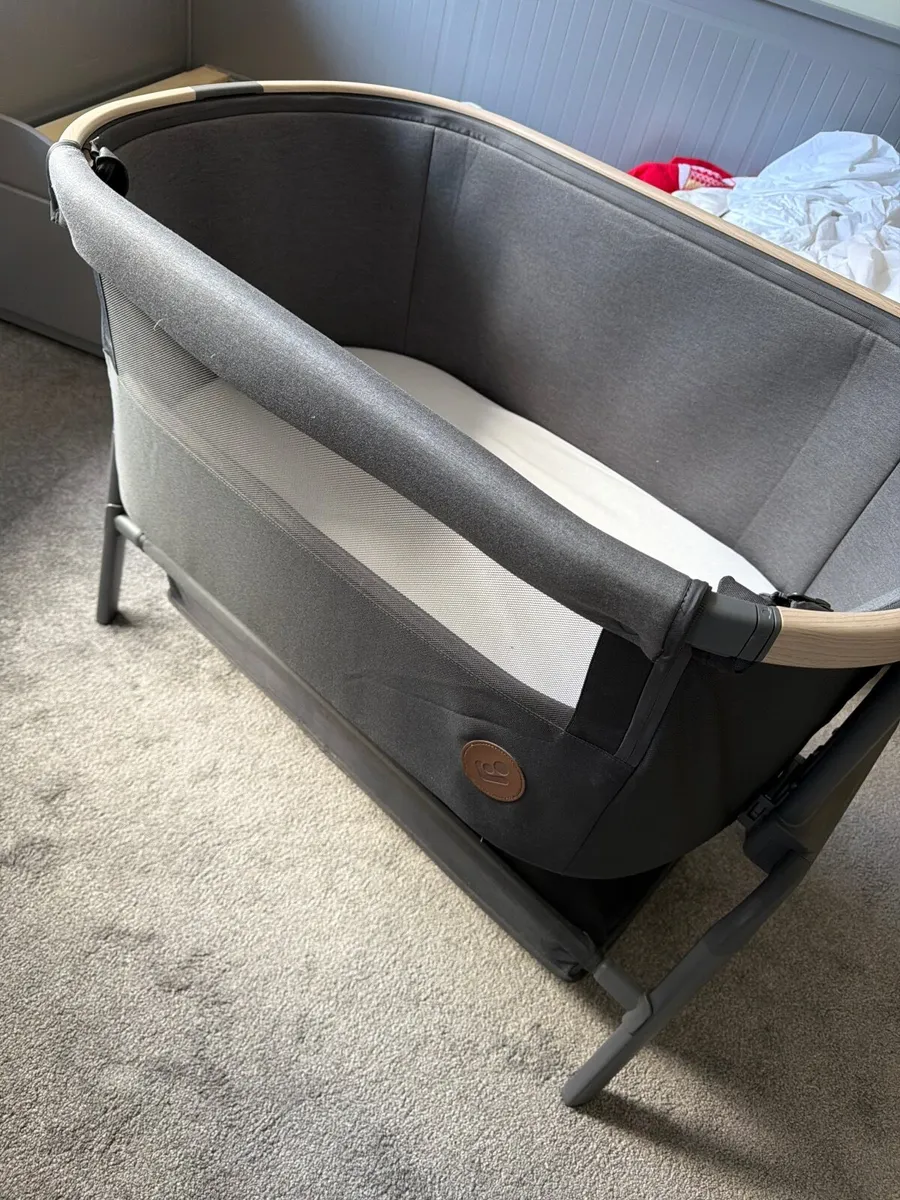 Maxi cost bedside Baby cot - Image 2