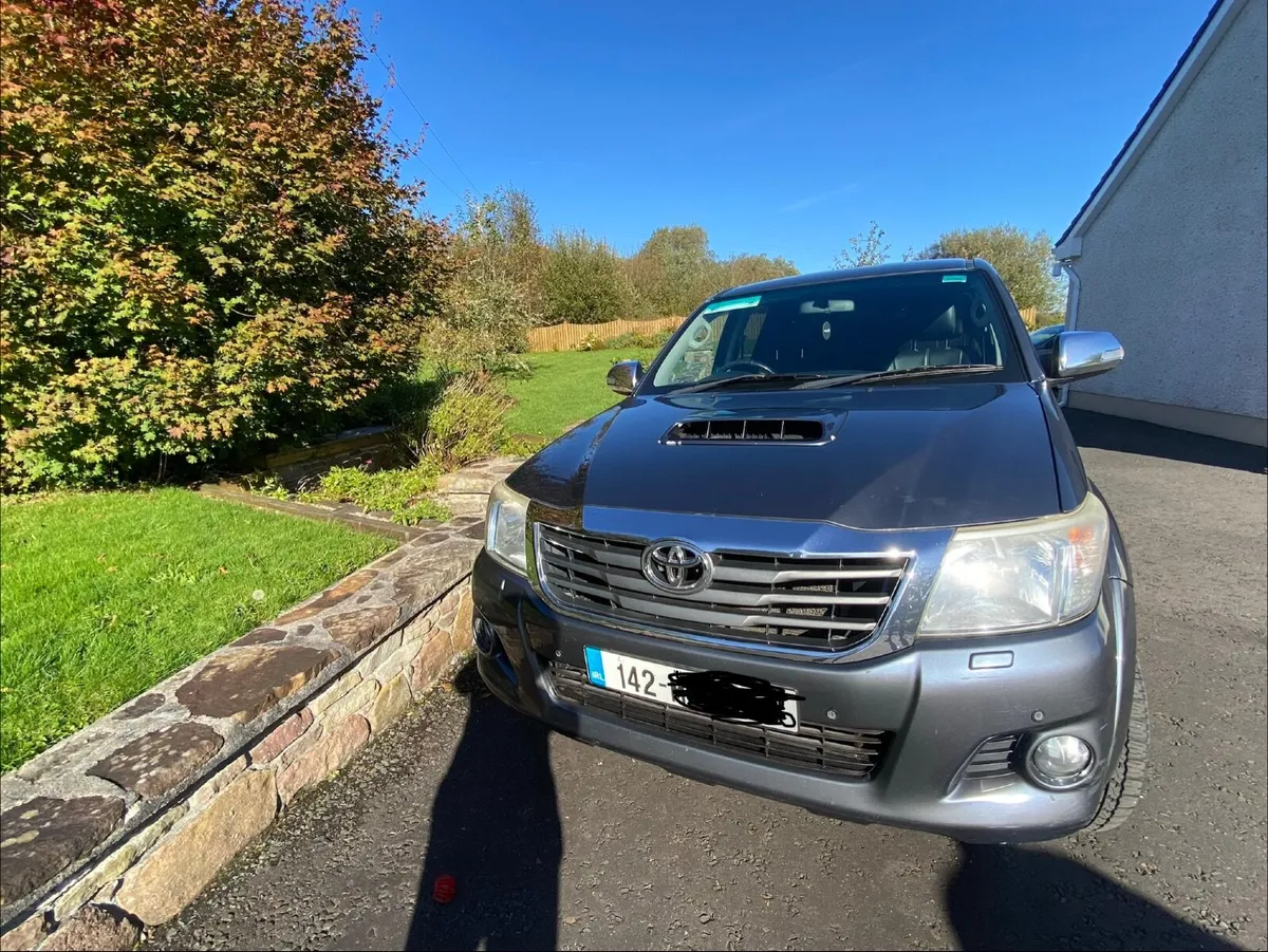 Toyota Hilux Invincible 2014 - Image 4