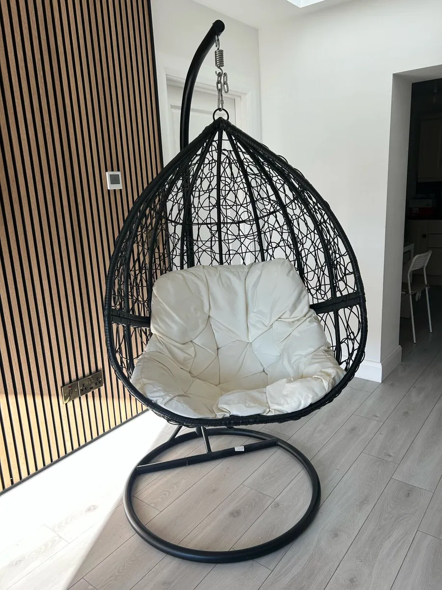 Egg Chair - Image 1