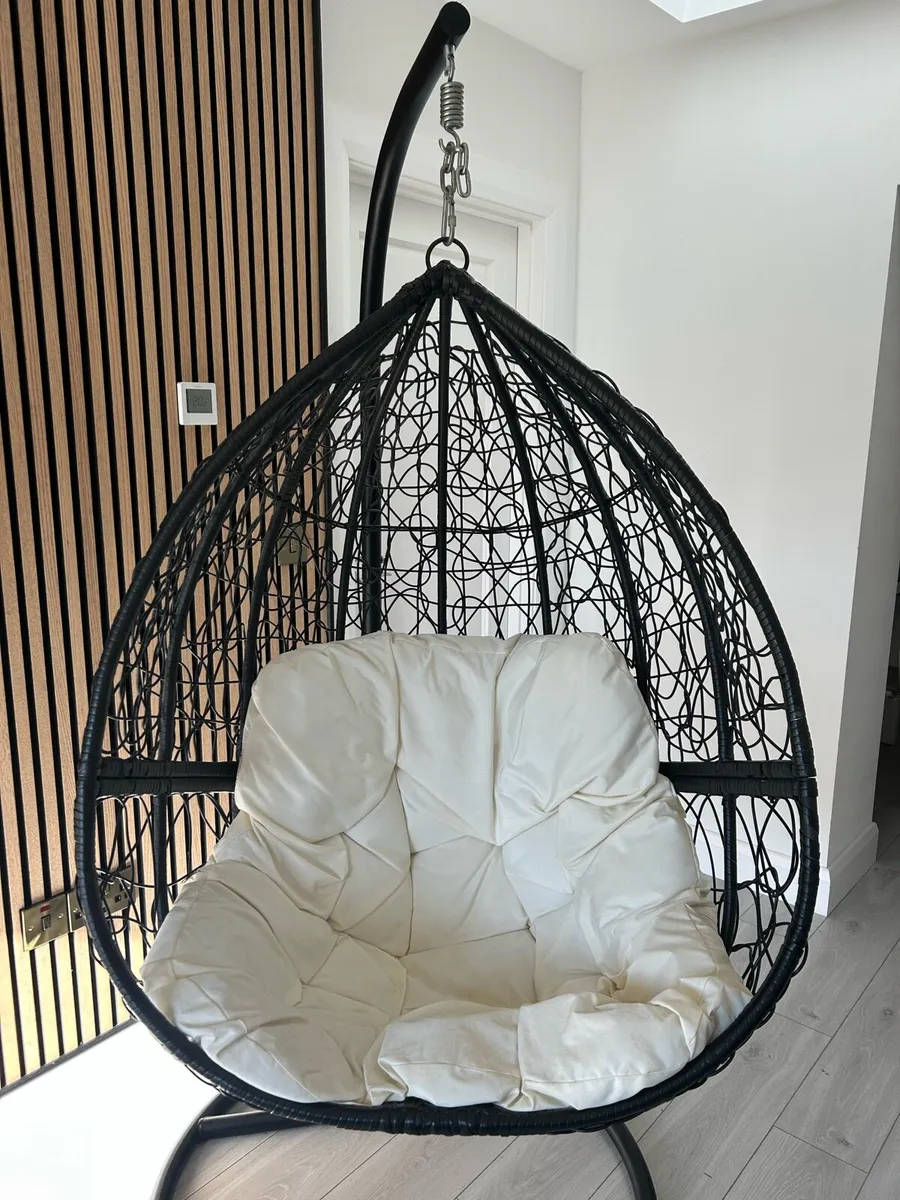 Egg Chair - Image 2