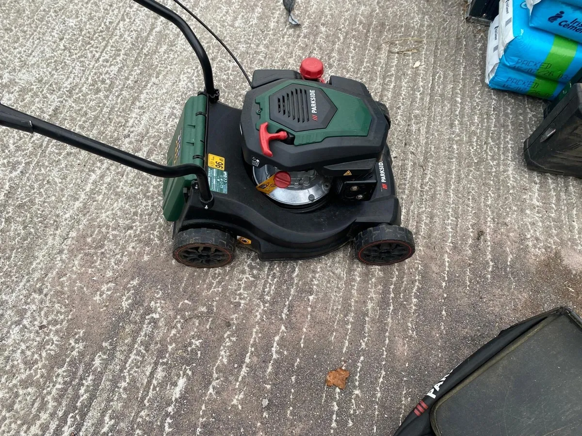 Petrol lawnmower - Image 2