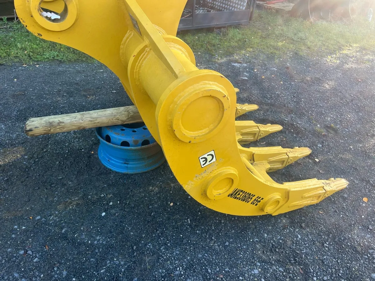 Heavy duty stone/root rake 20-30 ton machine - Image 4