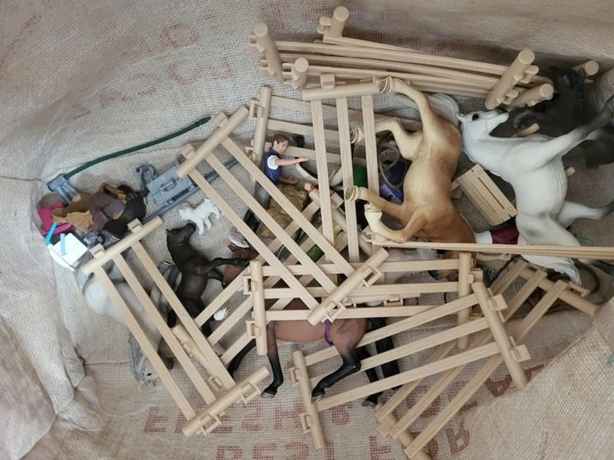 Schleich barn, vet set, trap set - Image 4