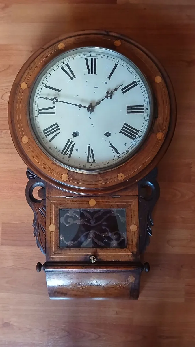 ANTIQUE WALL CLOCK