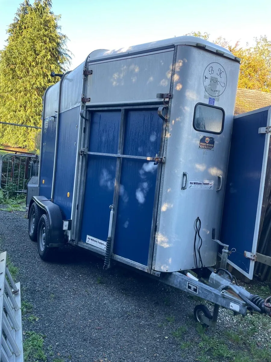 Horse trailer - Image 1
