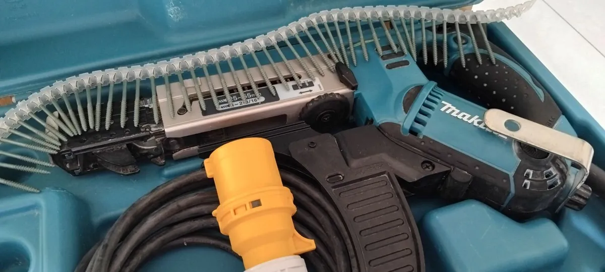 Makita 6843 Auto Feed 110v - Image 2