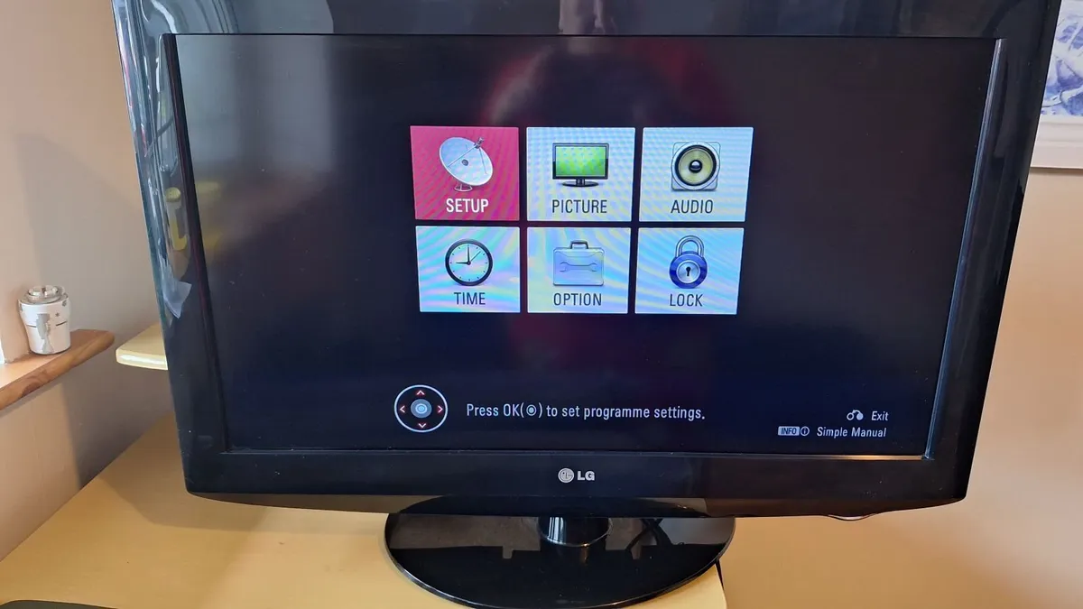 32" LG TV - Image 2