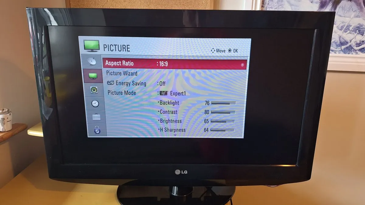 32" LG TV - Image 3