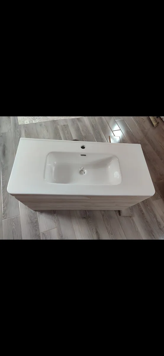 Vanity unit and Sink - Image 2