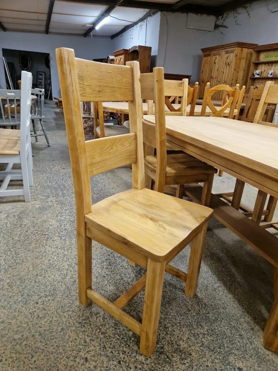 Vintage oak table, 6 oak ladder back chairs - Image 3