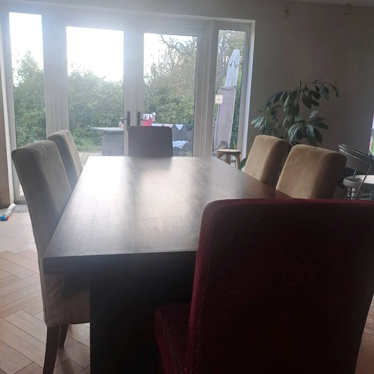 Table & Chairs - Image 3