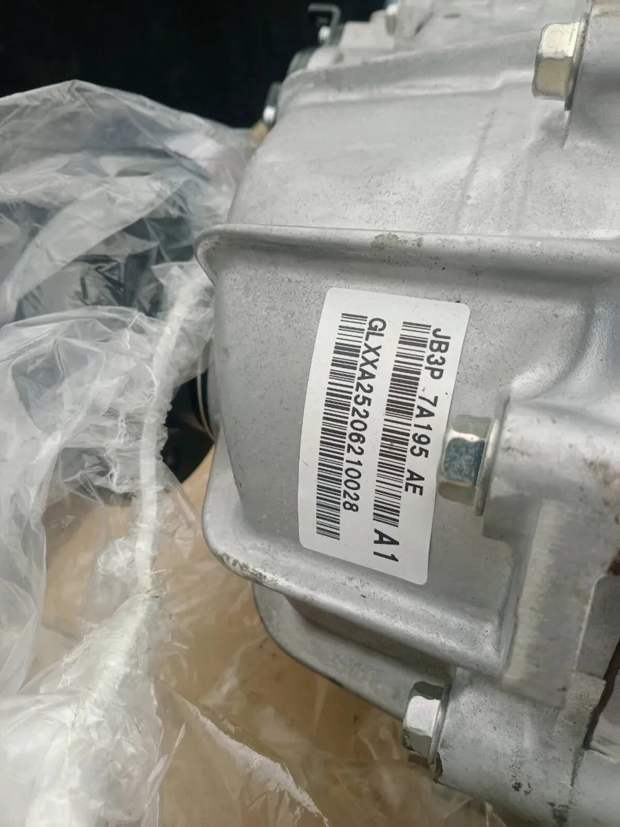 Ford Ranger Transmission Transfer case. - Image 4